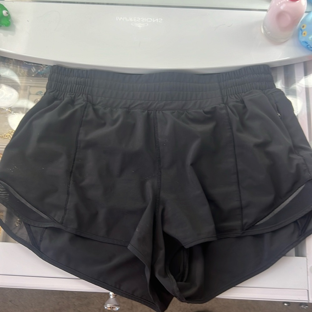 BLACK LULULEMON HOTTY HOTS